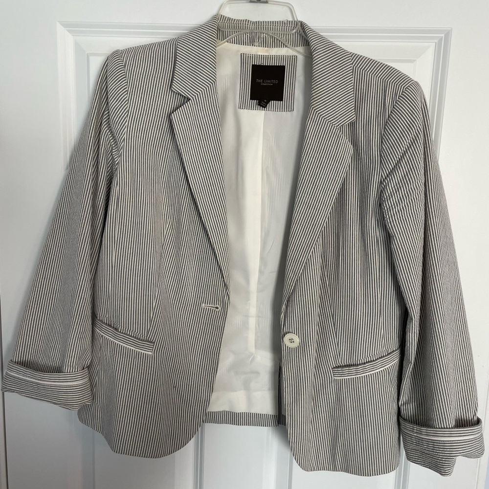 The Limited seersucker 3/4 sleeve jacket